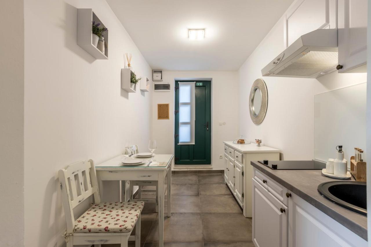 Studio Apartments Insula Split Ngoại thất bức ảnh