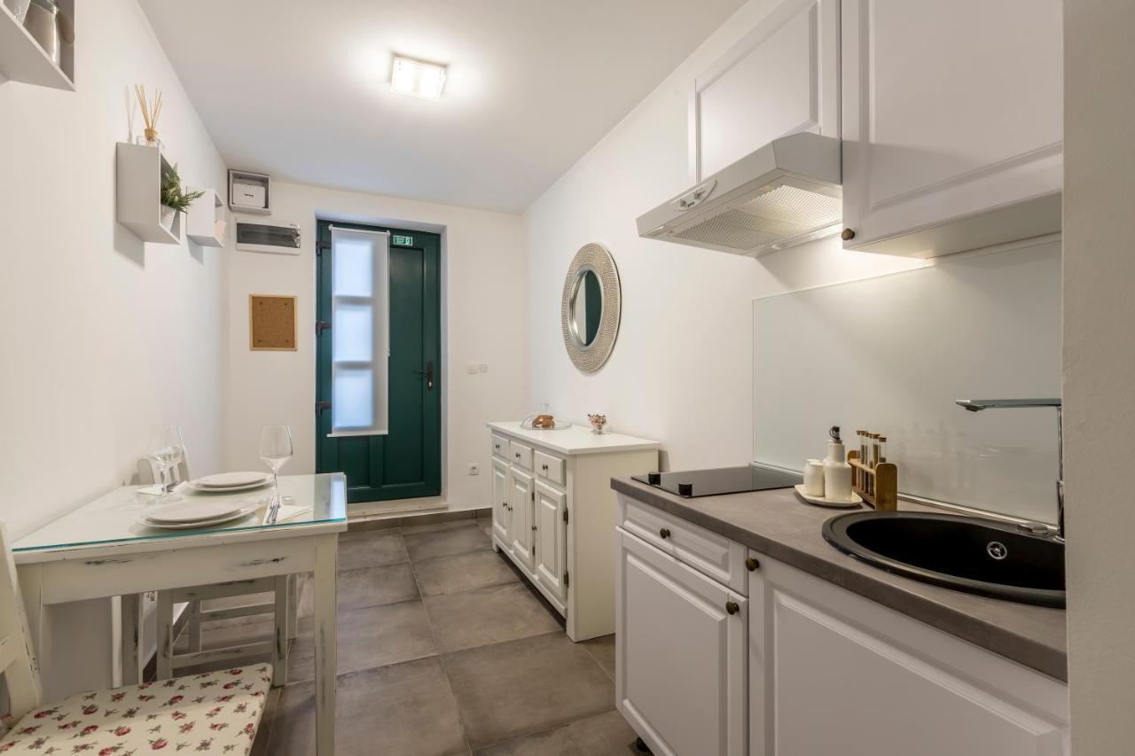 Studio Apartments Insula Split Ngoại thất bức ảnh