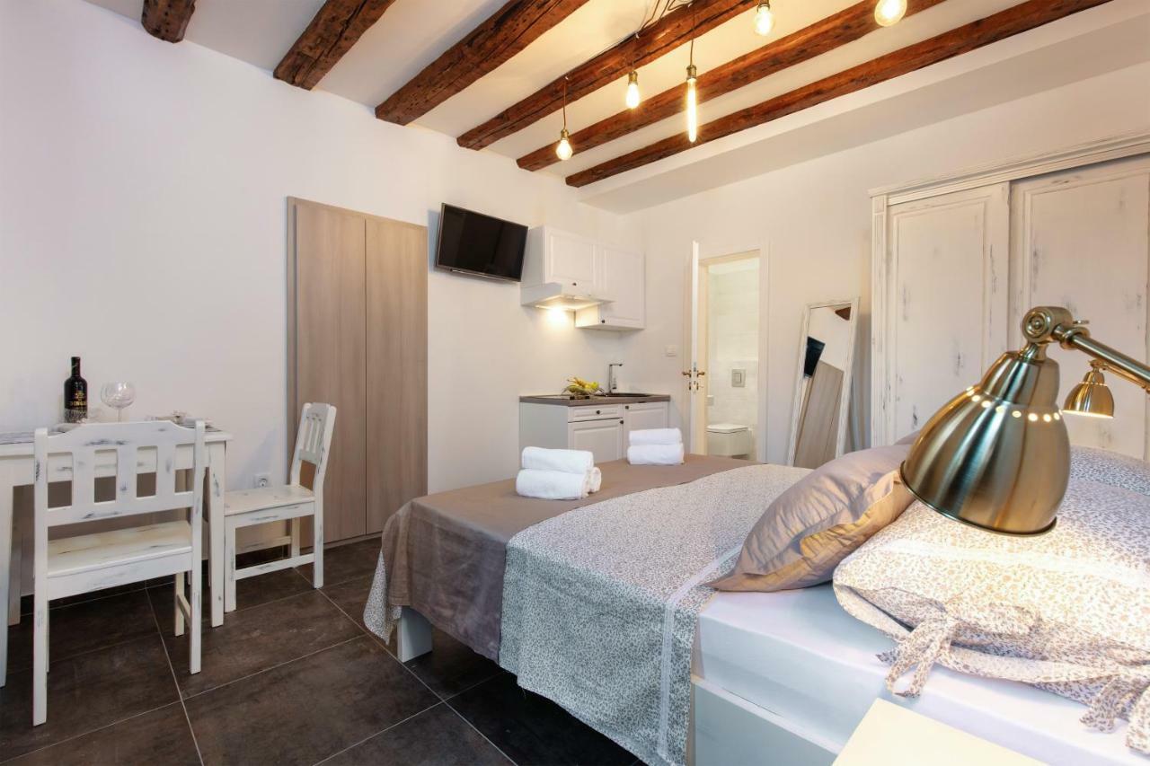 Studio Apartments Insula Split Ngoại thất bức ảnh