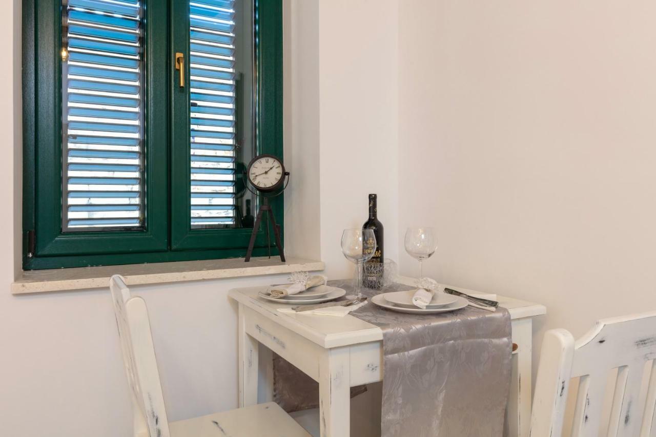 Studio Apartments Insula Split Ngoại thất bức ảnh