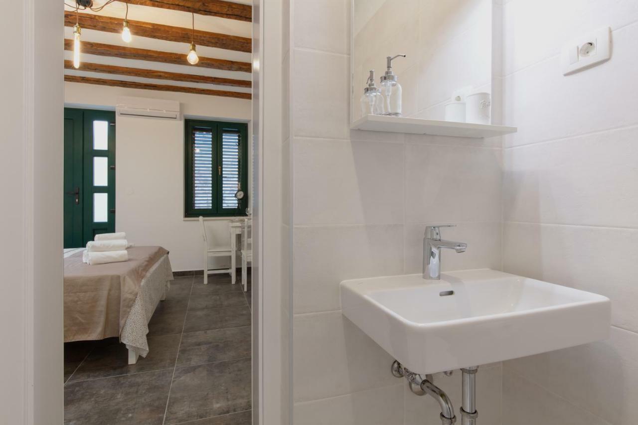 Studio Apartments Insula Split Ngoại thất bức ảnh